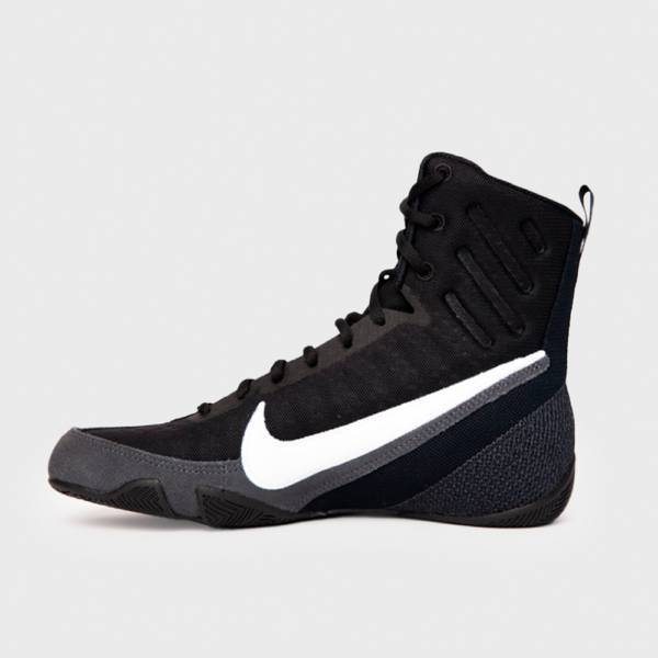 002 Nike Machomai 3 Negro Blanco
